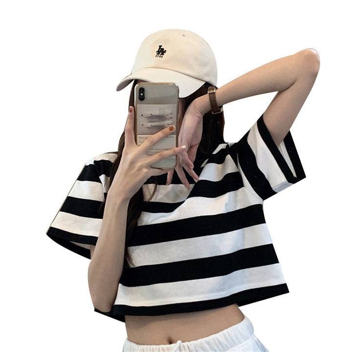 Women Cropped T-Shirt with Striped Pattern and Casual Cut Lisslune