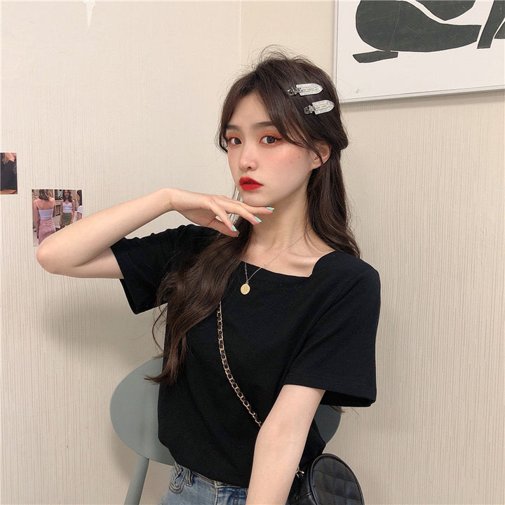 Women's Basic T-Shirt with a loose fit and high-quality cotton material