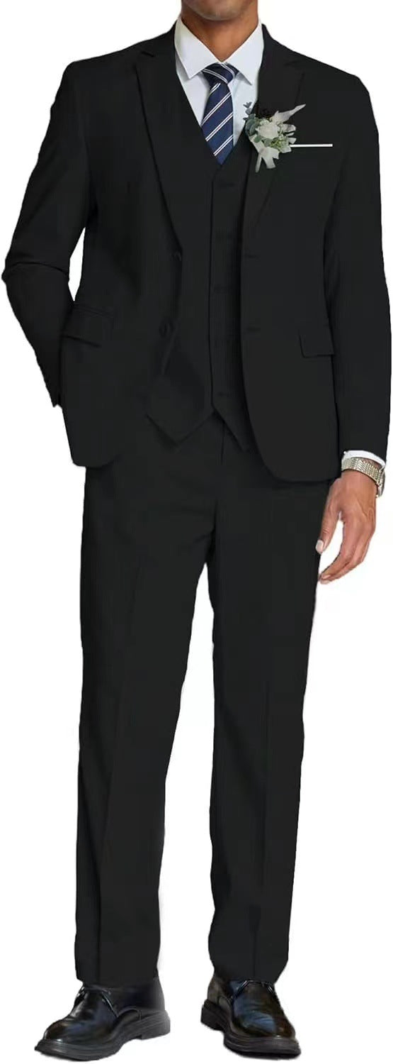 Men's elegant three-piece suit made of fine material and modern cut Lisslune