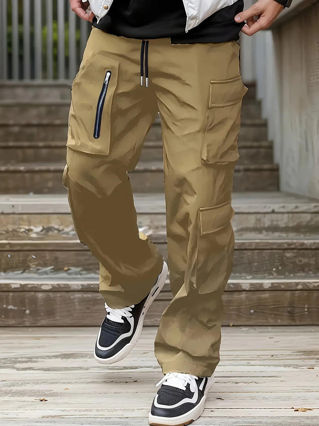 Men's cargo pants with multifunctional pockets and modern cut Lisslune