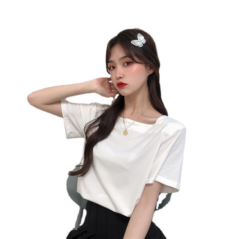 Women's Basic T-Shirt with a loose fit and high-quality cotton material