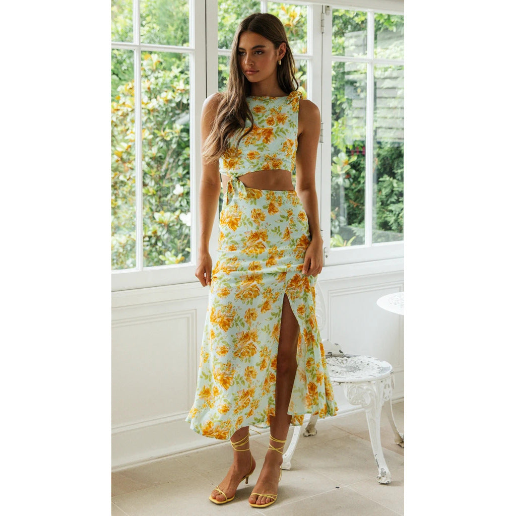 Women's two-piece set made of floral fabric with high slit and fitted top Lune London