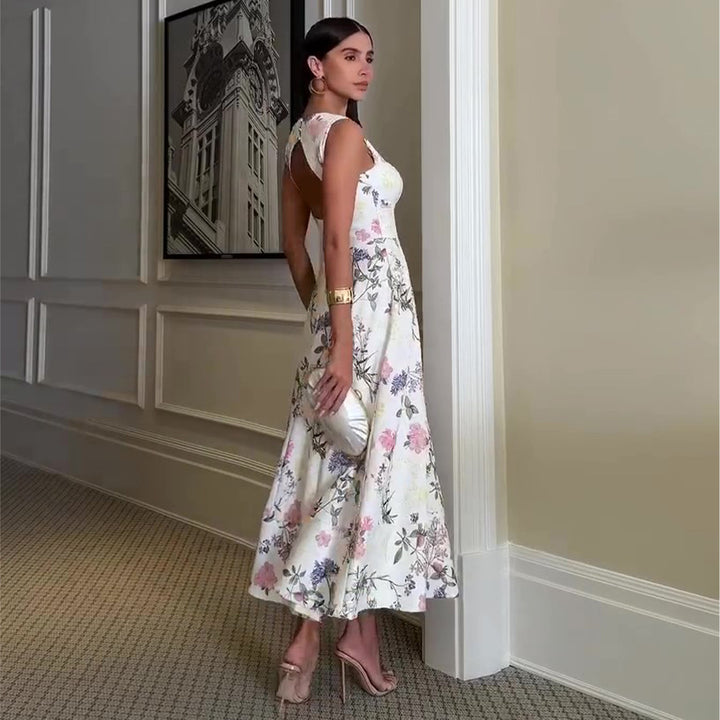 Ladies maxi dress with square neckline and delicate floral pattern Lisslune