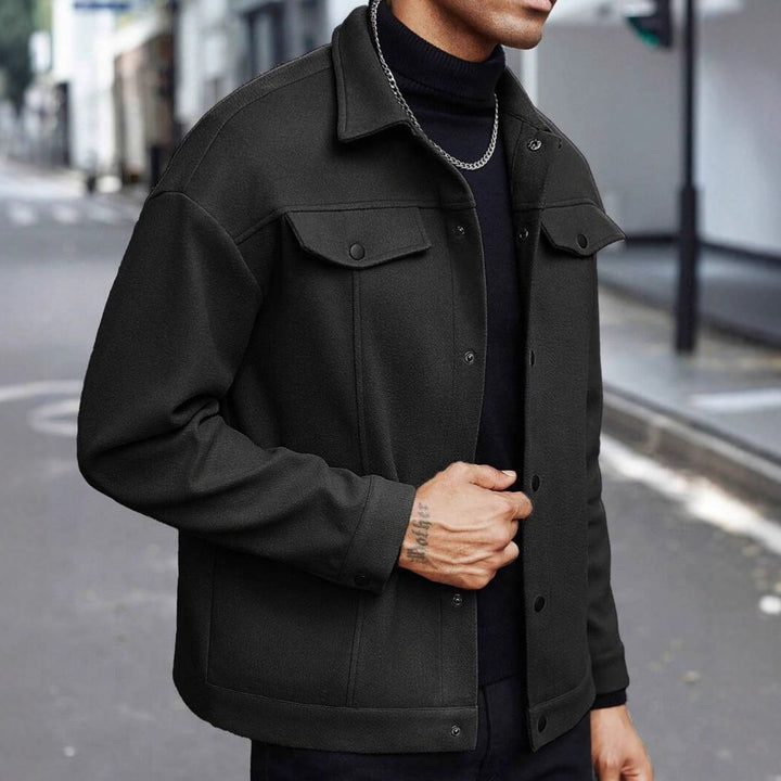Men's fashionable overshirt jacket with practical pockets and snap button closure Lisslune