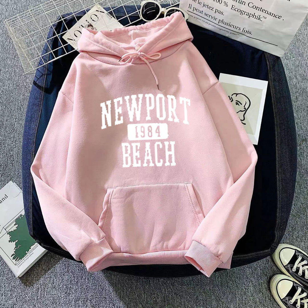 Women's hoodie with nostalgic Newport Beach lettering Lisslune