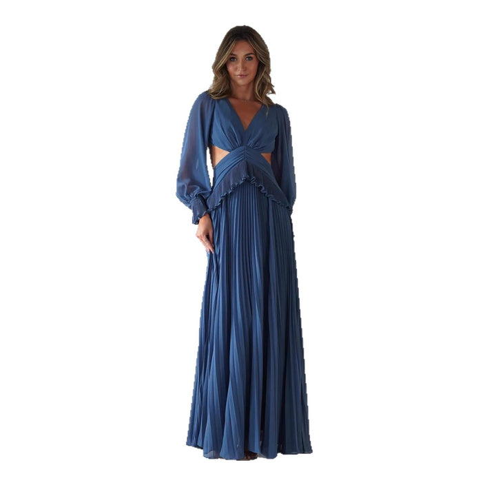 Women’s maxi dress with a wide cut and ruffle details
