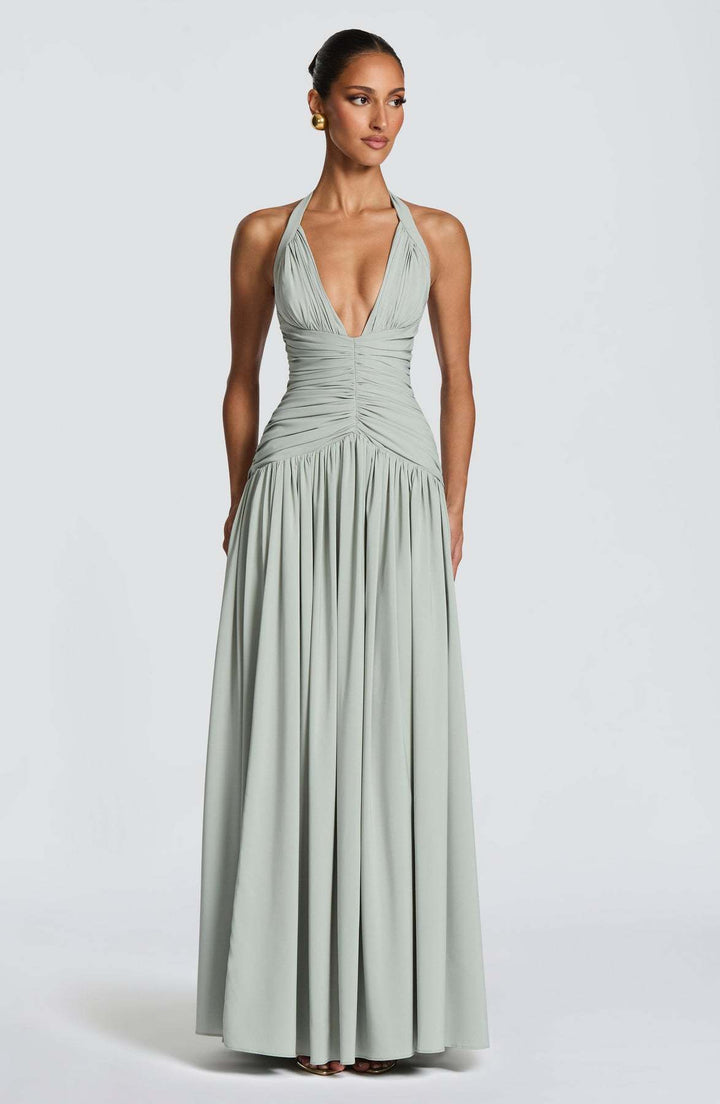 Ladies Elegant Maxi Dress with Strapless Neckline and Sophisticated Pleats