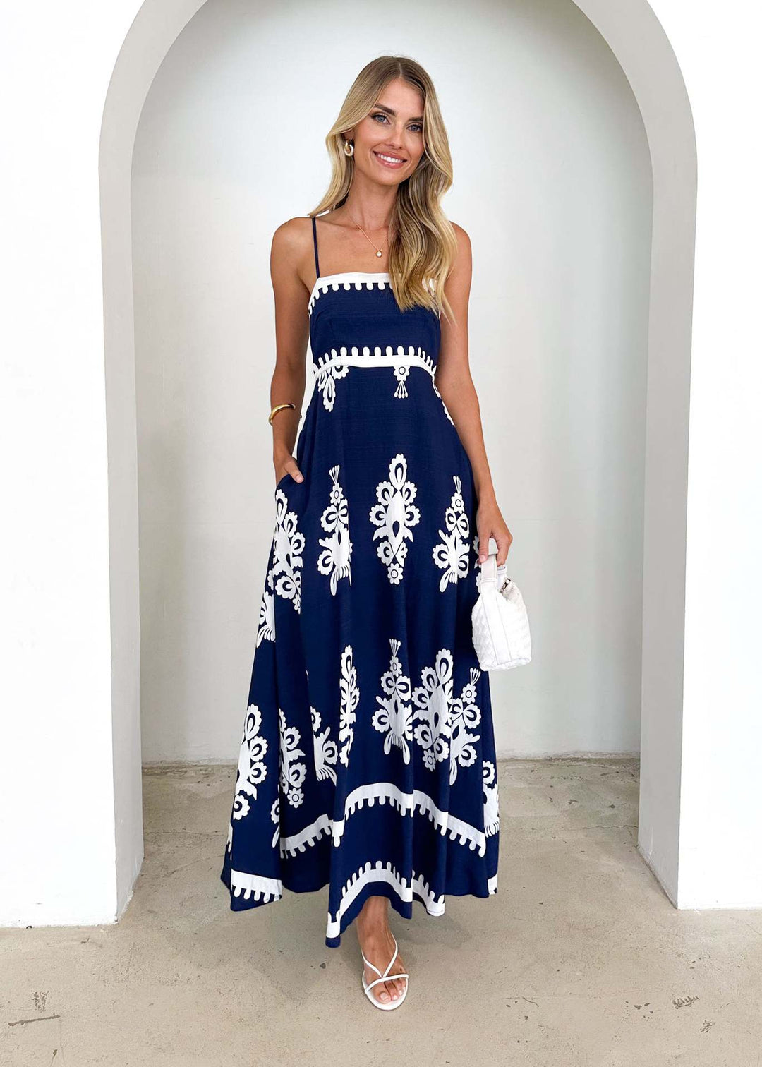 Women's maxi dress with floral pattern and flared skirt Lisslune