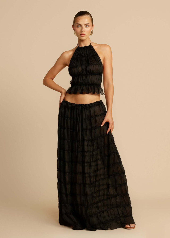 Women's Elegant and Playful Two-Piece Summer Dress with Ruffled Top and Flowing Skirt