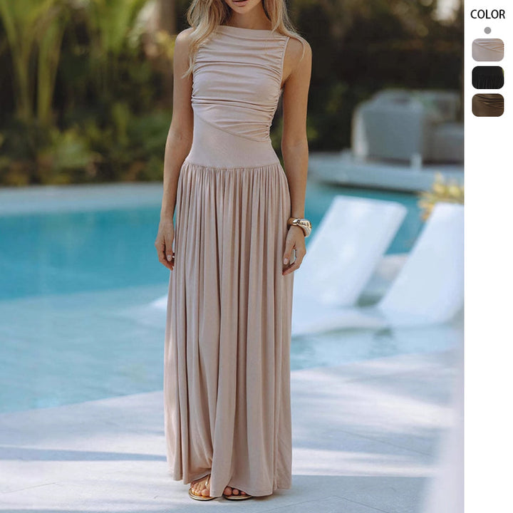 Women's maxi dress with elegant pleats and sleeveless design