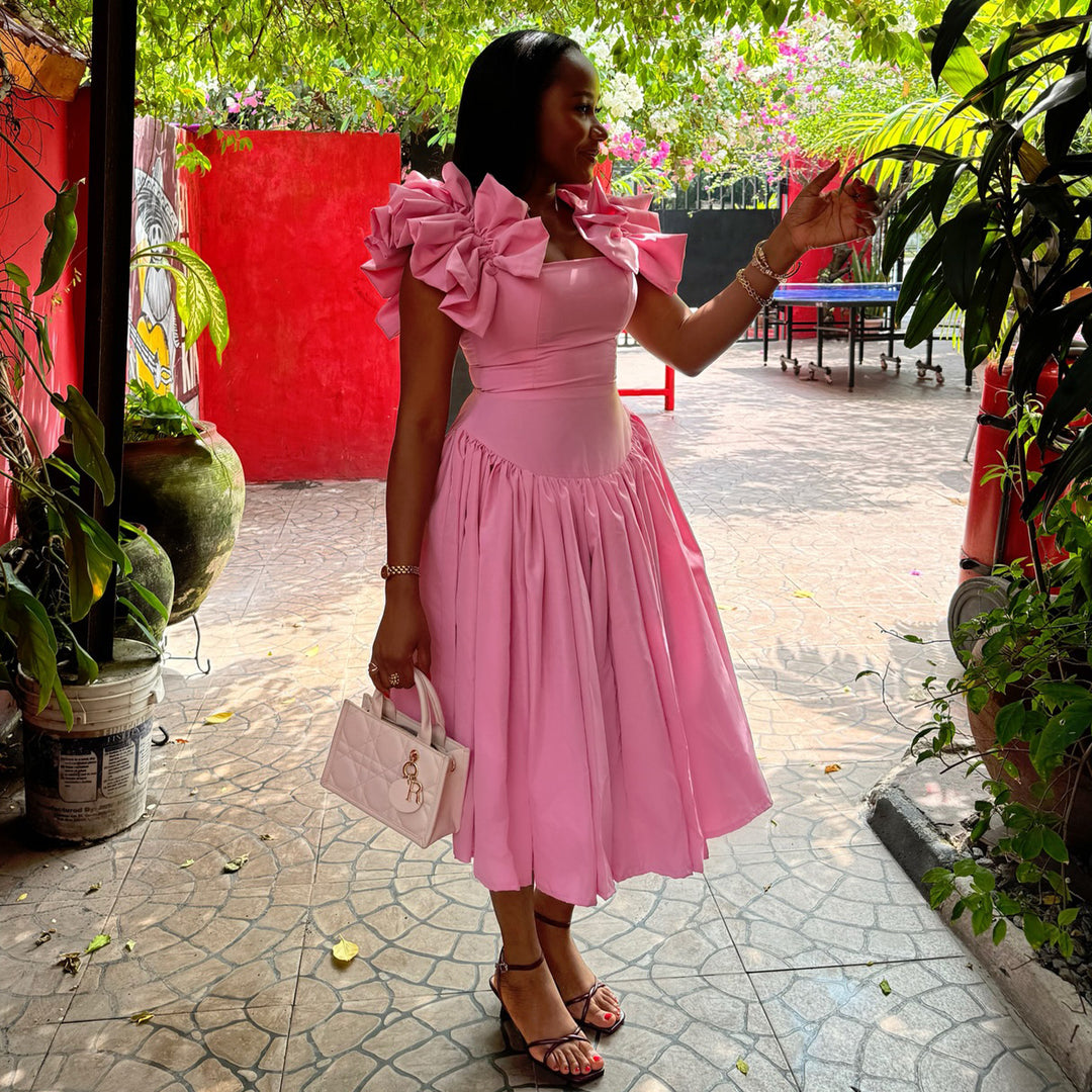 Women's dress with voluminous ruffled sleeves and a fitted bodice Lisslune