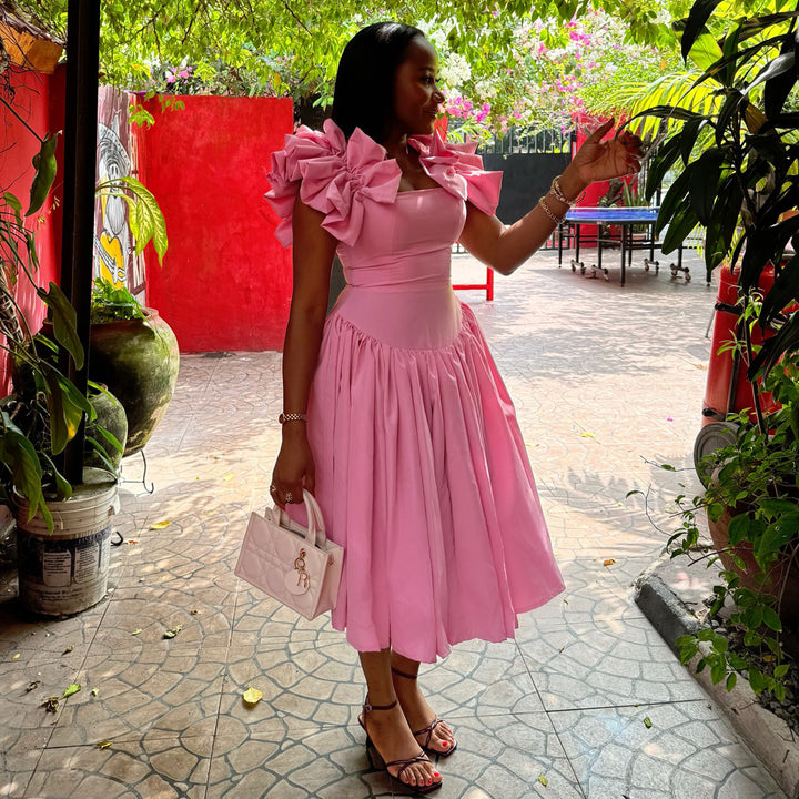 Women's dress with voluminous ruffled sleeves and a fitted bodice Lisslune