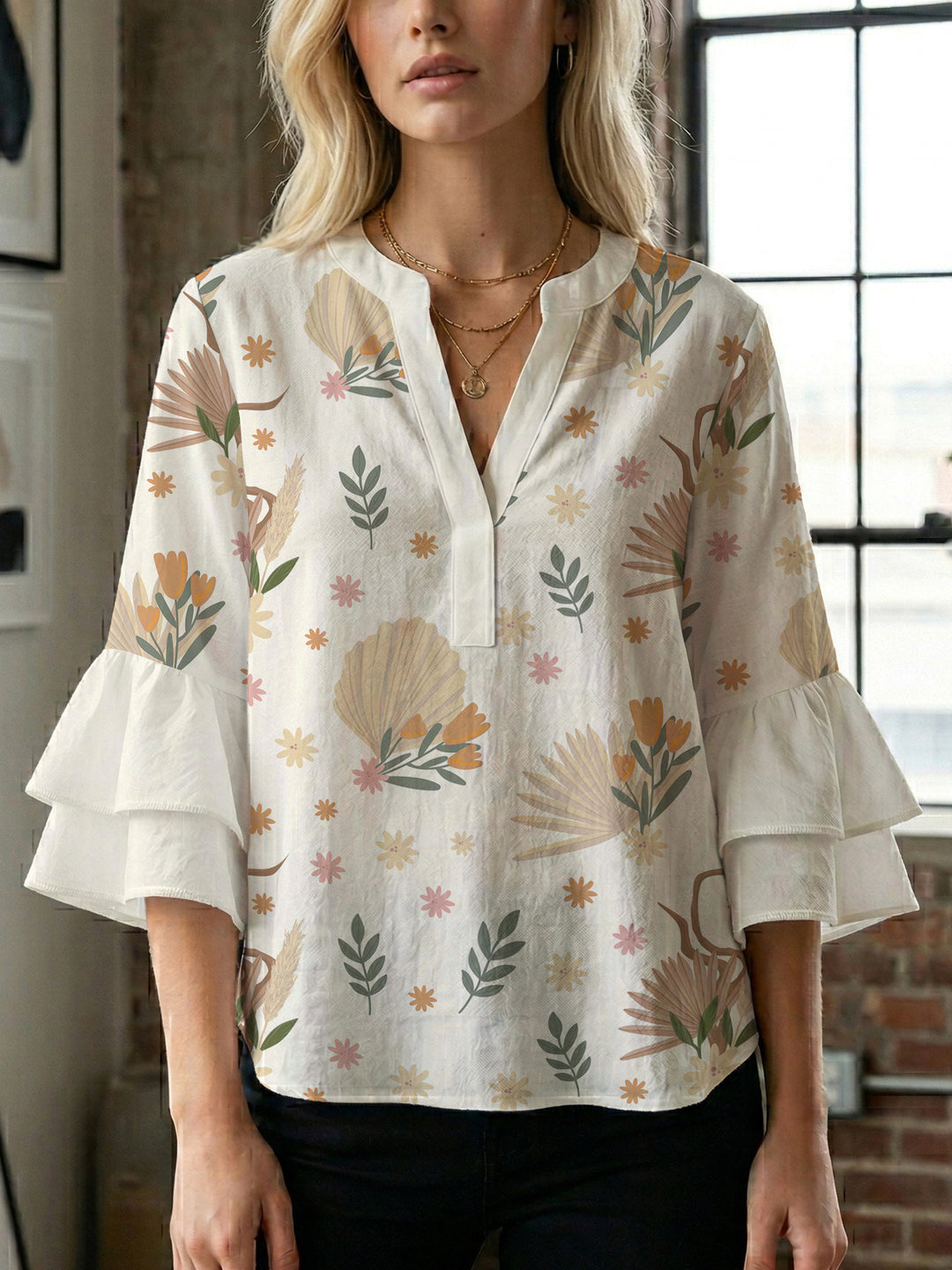 Women's blouse with ruffle details and eye-catching animal print Lisslune