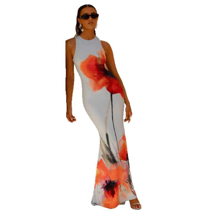 Women's maxi dress with floral accents and figure-hugging cut Lisslune