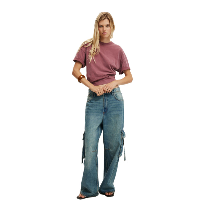 Women's casual cargo jeans in a loose fit with practical pockets Lisslune