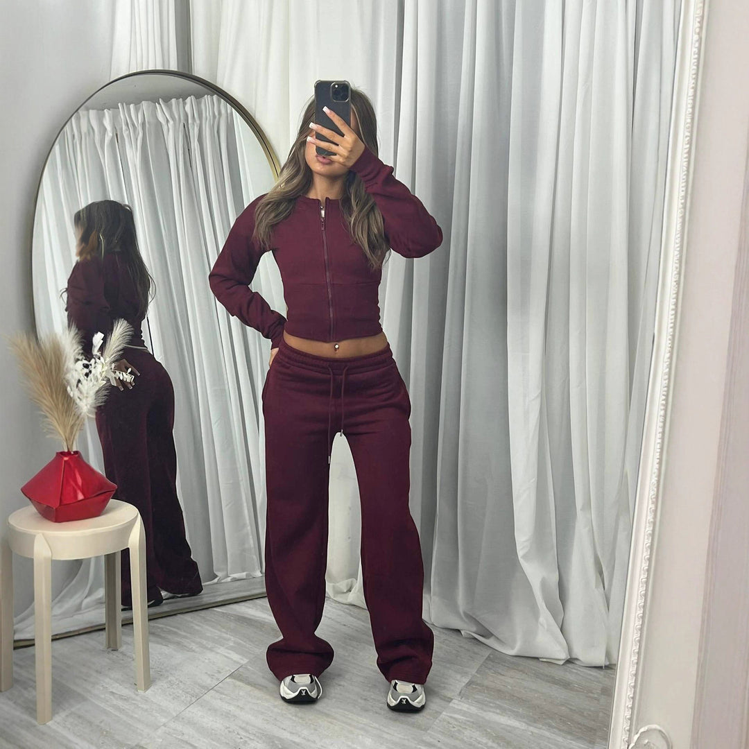 Ladies sporty two-piece set with cropped zip pullover and comfortable joggers Lisslune