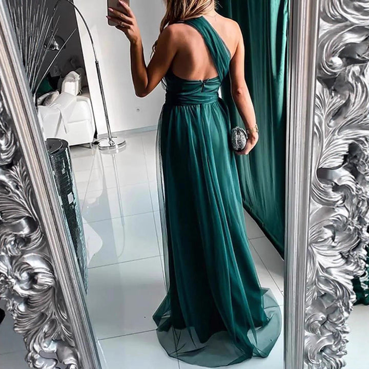 Ladies Elegant Evening Dress with Off-the-Shoulder Cut and High Slit Lisslune