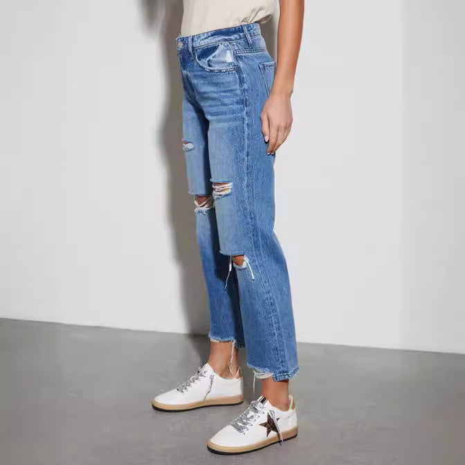 Women's Destroyed Jeans in trendy Bootcut style Lisslune
