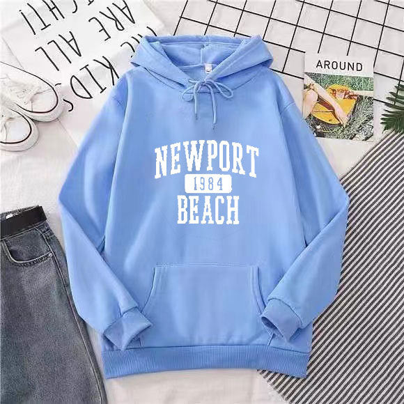 Women's hoodie with nostalgic Newport Beach lettering Lisslune