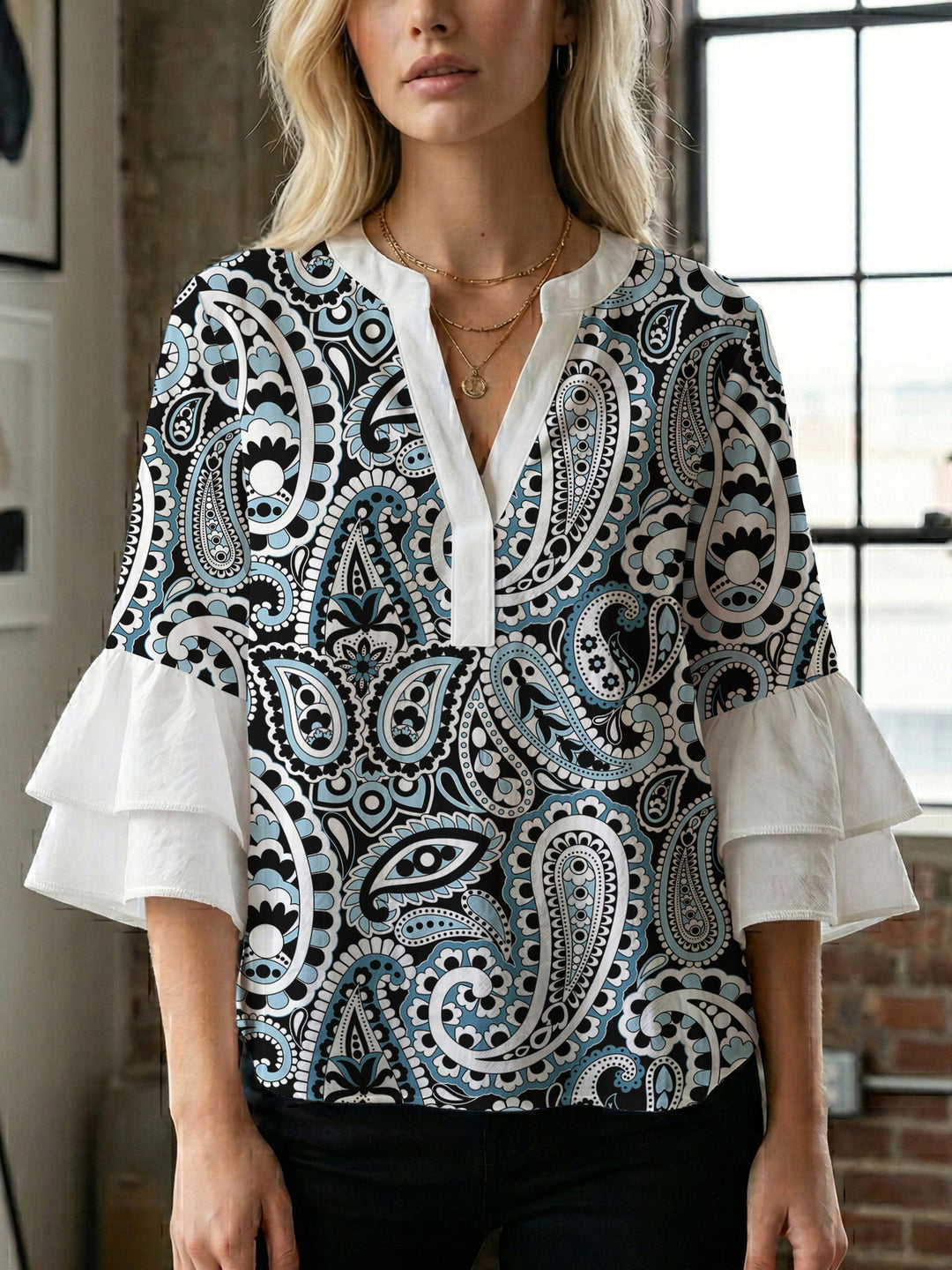 Women's blouse with voluminous wing sleeves and intense leaf pattern Lisslune