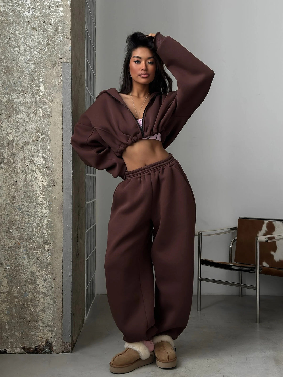 Women's sporty cropped hoodie and wide jogger pants set Lisslune