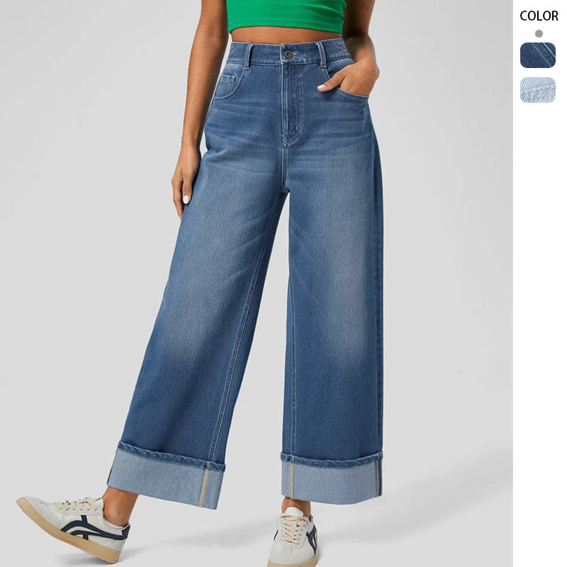 Women's wide-cut jeans with a high waistband and turned-up hem