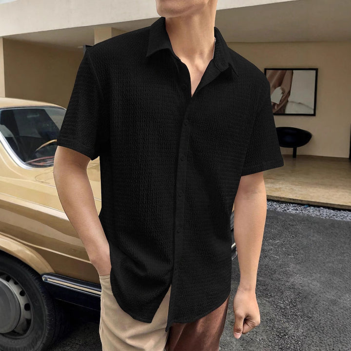 Men's short-sleeve shirt with textured fabric and fashionable collar Lisslune