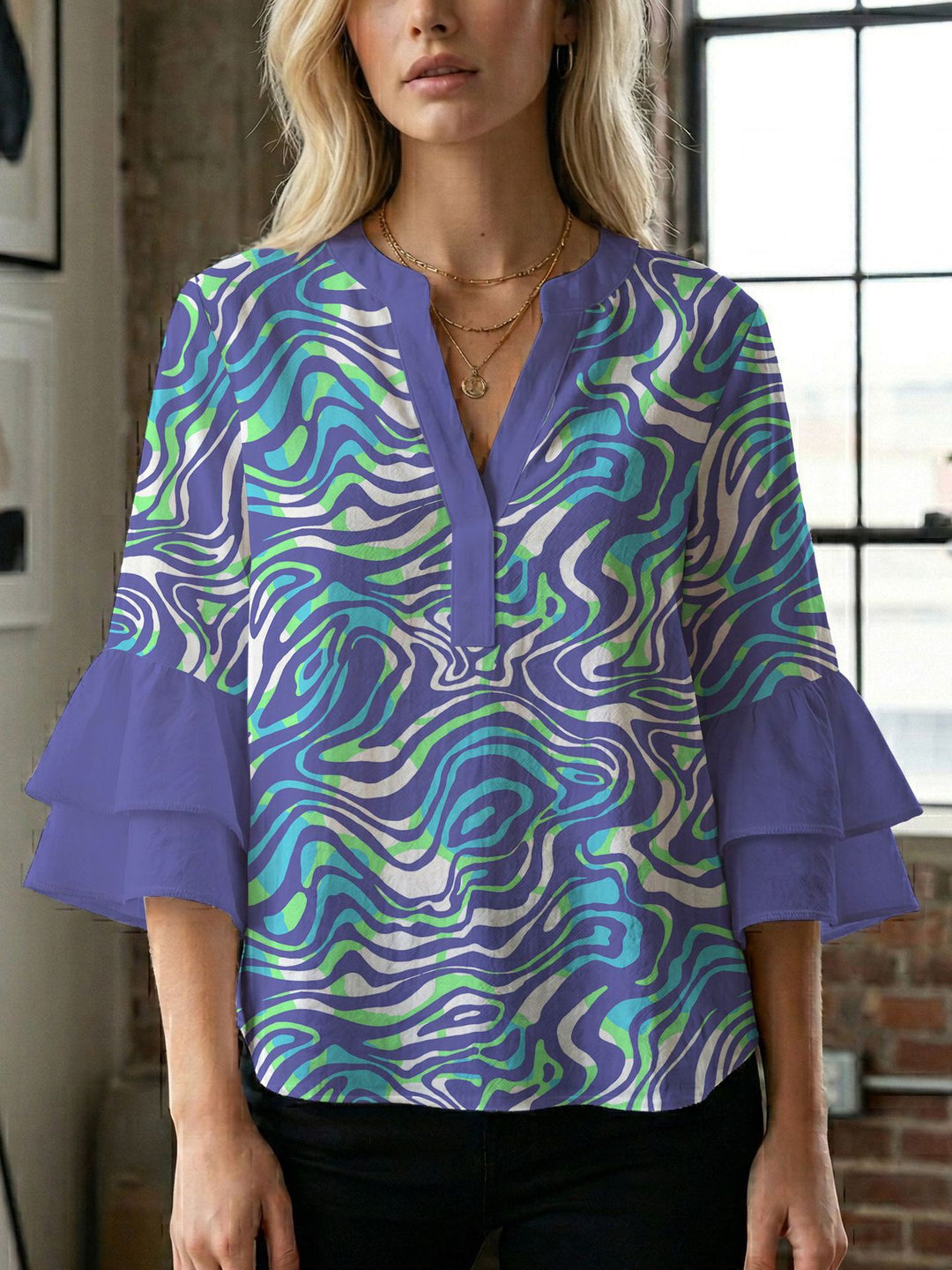 Women's blouse with voluminous wing sleeves and intense leaf pattern Lisslune