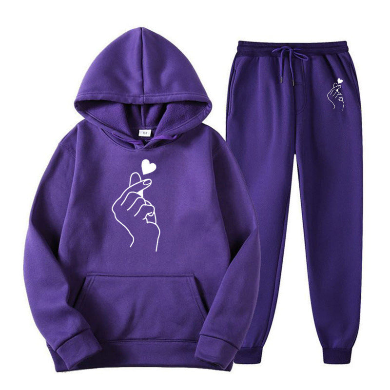 Women's tracksuit with creative heart motif and comfortable fit Lisslune