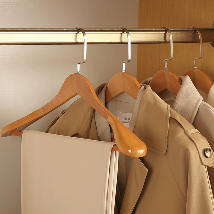 Lisslune | Oaklee Élite – Luxury Wood Hangers with Sophisticated Design