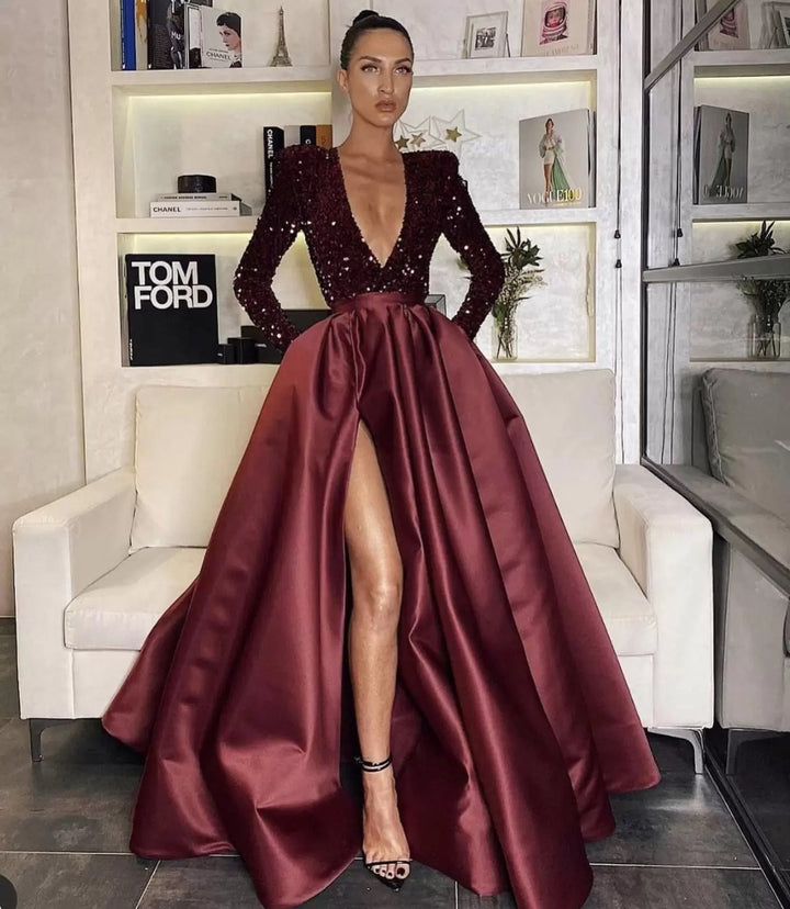 Women's Glamorous Evening Dress with Sparkling Sequins and High Slit Lisslune