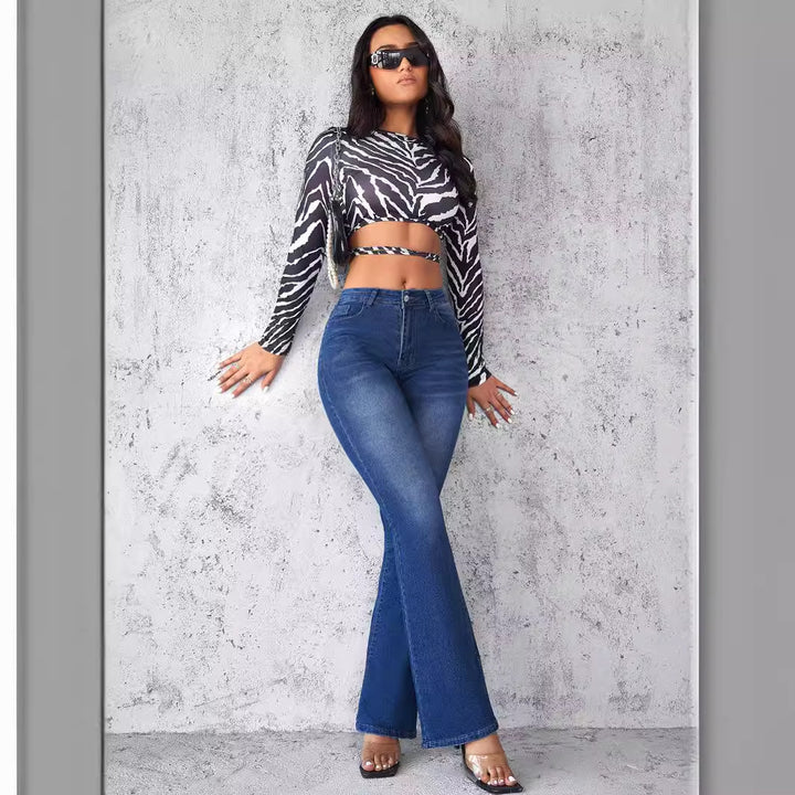 Ladies Flared Jeans in modern design with high waist and extravagant wash Lisslune