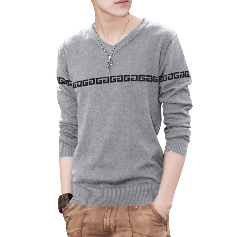 Men's sweater with V-neck and decorative pattern Lisslune