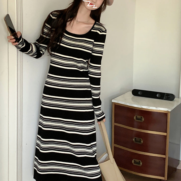 Women's Long Sleeve Striped Dress with Figure-Hugging Cut and Round Neckline