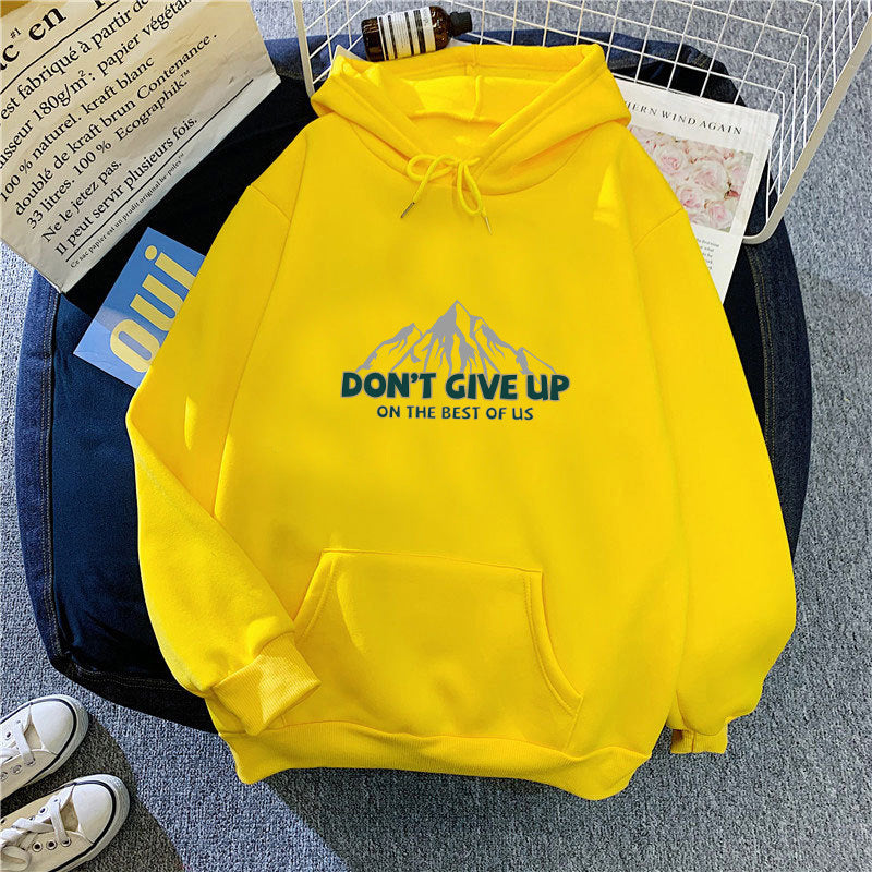 Women's hoodie with motivating mountain design Lisslune