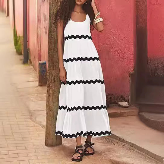 Women's maxi dress with wavy ruffles and casual cut Lune London