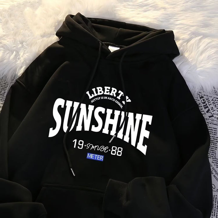 Women's hoodie with modern lettering and practical kangaroo pocket Lisslune
