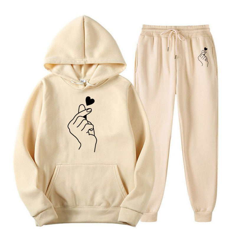 Women's tracksuit with creative heart motif and comfortable fit Lisslune