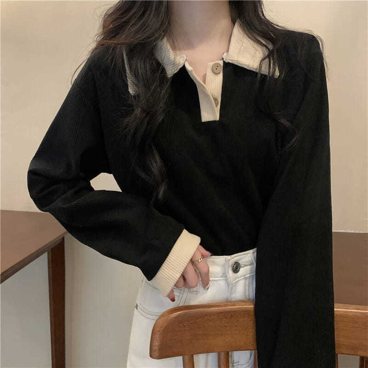 Women’s long-sleeve shirt with structured ribbed look and classic polo collar