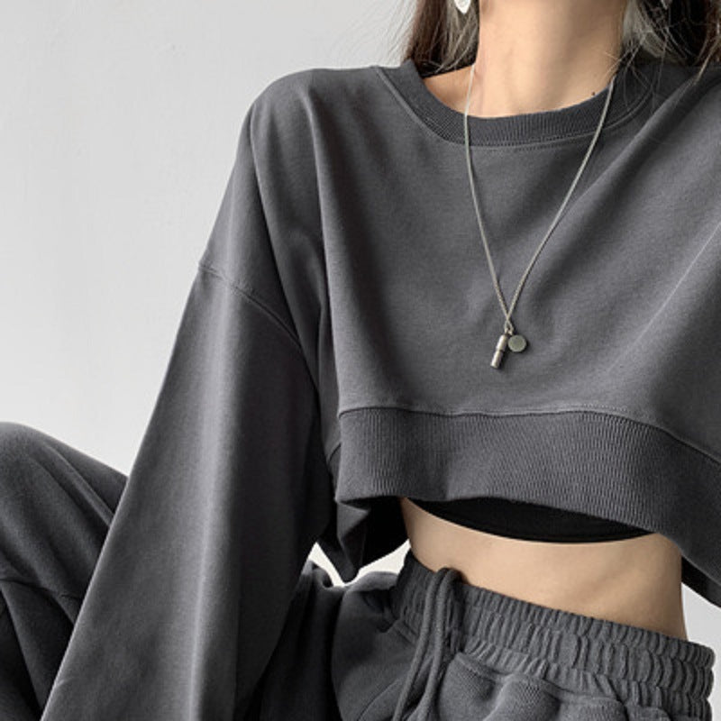 Women's Casual Crop Sweatshirt with Loose-Fitting Sleeves and Fashionable Cut