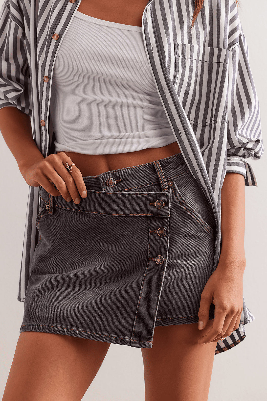 Ladies fashionable A-line denim skirt with asymmetrical button design and practical pockets Lisslune