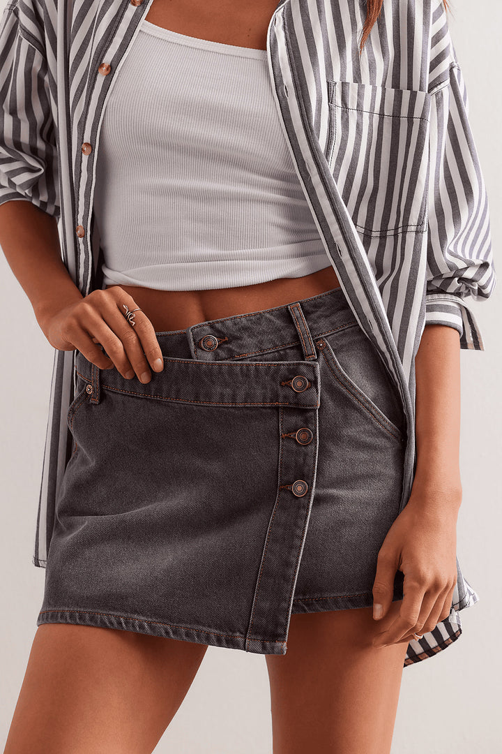 Ladies fashionable A-line denim skirt with asymmetrical button design and practical pockets Lisslune