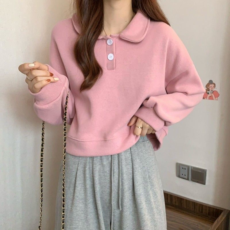 Women's short sleeve sweatshirt with fashionable collar and decorative buttons