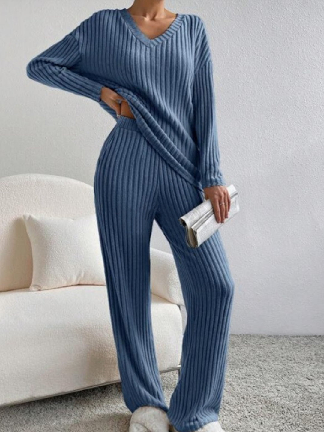 Women Comfortable Fine Knit Set with V-Neck and Long Sleeves Lisslune