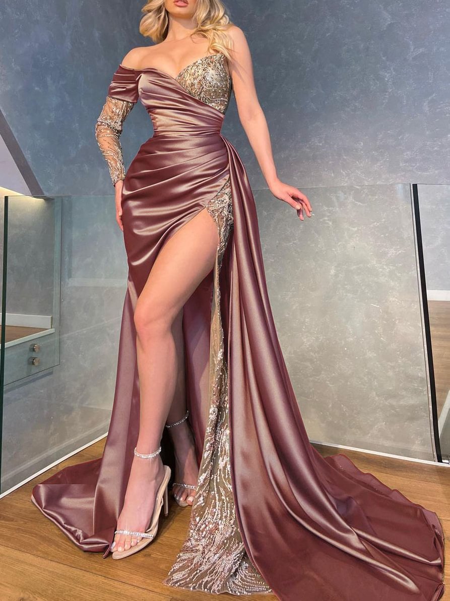 Women's Glamorous Evening Dress with Shimmering Sequins and High Slit Lisslune