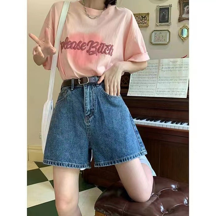 Women's denim shorts with high pockets and loose fit