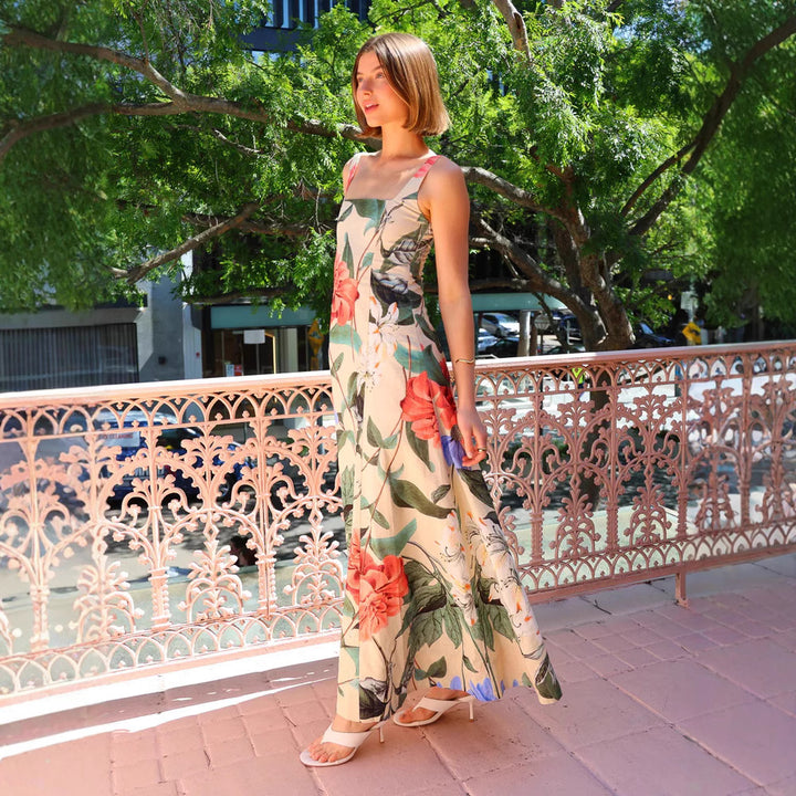Women's maxi dress with floral patterns