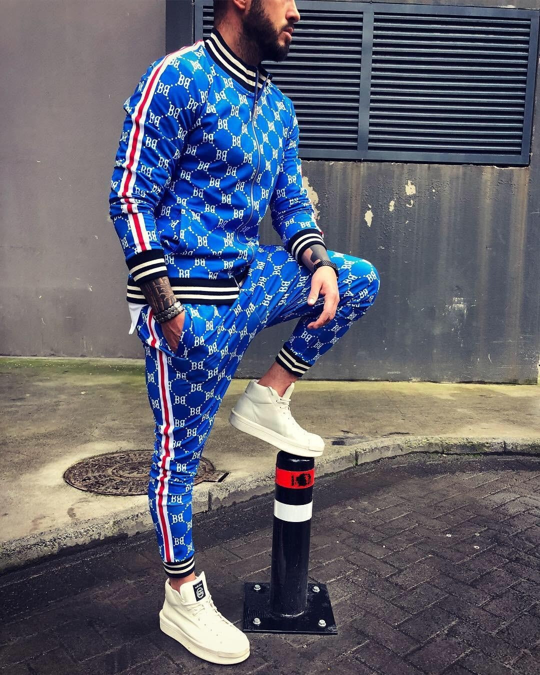Men's sporty suit with fashionable lettering Lisslune