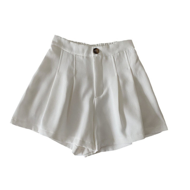Women's elegant shorts with pleats and button detail