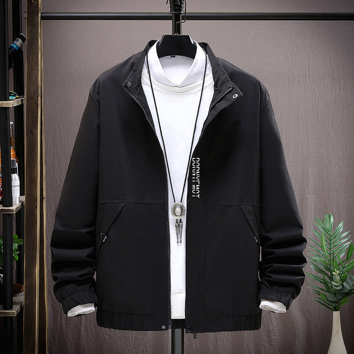 Men's lightweight transitional jacket with breathable properties and practical pockets Lisslune